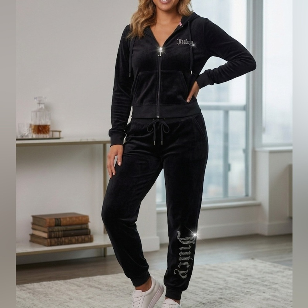 JUICY COUTURE Black Velour sweatsuit!! 💖LIKE NEW!!
